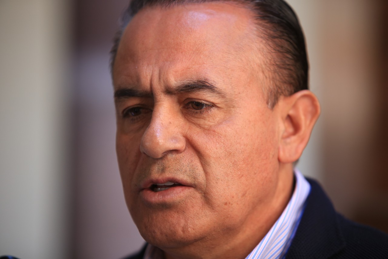 entrevista-con-el-diputado-pascual-sigala-02-juan-jose-estrada-serafin-e1465429291433