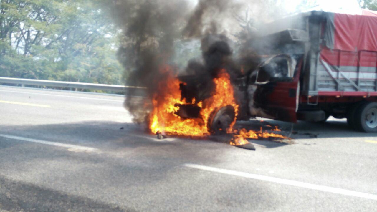 michoacan vehiculos incenciados violencia inseguridad