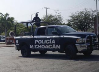 Albañiles hallan en Uruapan fosa clandestina con 11 cadáveres