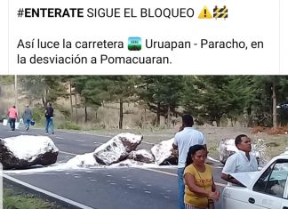 BLOQUEO EN LA CARRETERA URUAPAN-PARACHO, CERCA DE POMACUARÁN