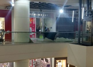 VENTAS POR LOS SUELOS Y DESDE HOY PLAZA LAS AMÉRICAS CIERRA SUS PUERTAS