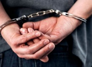 Detienen a pareja presunta responsable de narcomenudeo