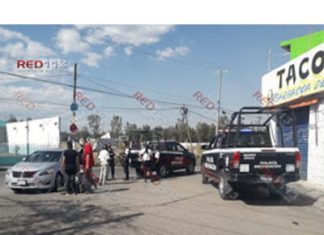 Motociclista choca contra un auto