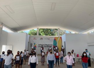 En Lázaro Cárdenas entregan 58 créditos de Palabra de Mujer