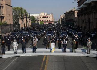 Gobernador de Michoacán entrega 140 patrullas para reforzar seguridad en el Estado