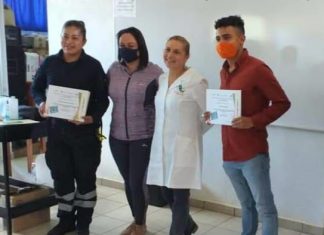 Coadyuva personal del CECyTEM con pobladores de Lagunillas en materia de salud