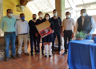 Entregan equipo de robótica a estudiantes del CECyTEM de Epitacio Huerta