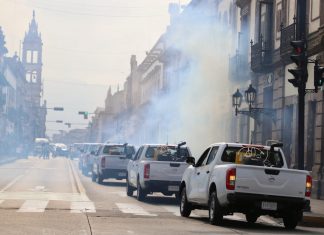 Atacan a personal que nebulizaba calles en la colonia Lago 1