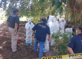 Buscan en Coahuayana y Aquila fosas clandestinas