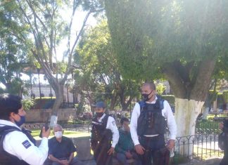 Policía Municipal ayuda a persona de la tercera edad con Alzhéimer a volver a casa