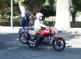 Alista SFA abastecimiento de placas para moto en oficinas de Rentas