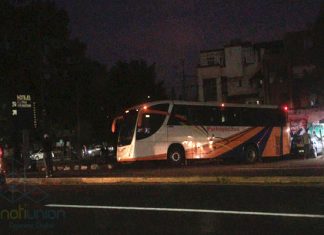 Normalistas Bloquean Salida Pátzcuaro y Protagonizan Riña Con Elementos Policiacos