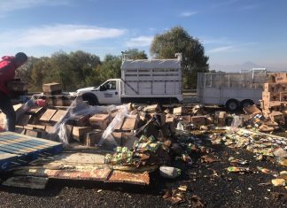 Se voltea trailer en autopista occidente