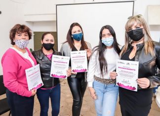 Entregan reconocimientos al personal de atención de violencia de género de la Seimujer