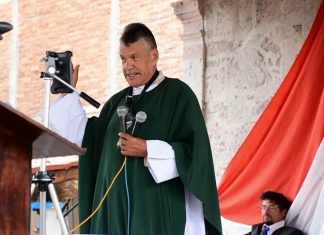 Padre Pistolas se encuentra delicado por COVID-19