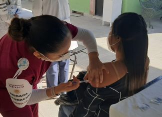 Se Aplica Segunda Dosis de Vacunas a Personal Médico de Hospitales Privados.