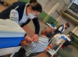 Concluye aplicación de primera dosis de vacuna contra COVID-19 en Áporo