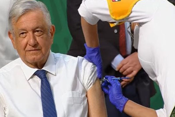 AMLO ES VACUNADO VS COVID 19