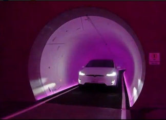 El proyecto de Elon Musk en Las Vegas son Teslas conducidos lentamente por humanos en un túnel