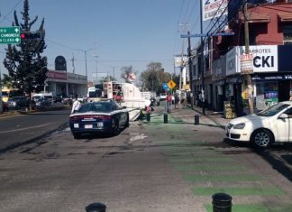 Se voltea Pipa de Agua Que Iba Apoyar en Incendio de Cuartel de Policía Michoacán