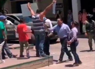 Silvano Aureoles Iba A «Lograr Paz» En Aguililla Y Golpea A Manifestante