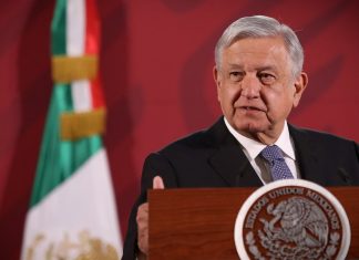 AMLO Afirma que se aplicará vacuna AstraZeneca, «Beneficios superan los riesgos», dice.»
