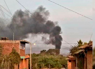 Sicarios atacan con bombas molotov gasolinera y pensión de autos en Tangamandapio