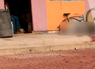 Matan a balazos a un joven que reparaba su bicicleta afuera de su domicilio…
