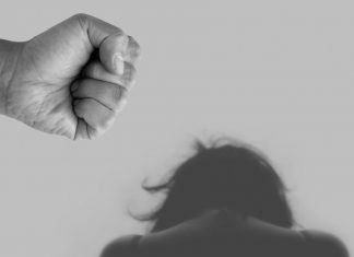 Padrastro golpeaba a la hija de su pareja cuando esta se ausentaba, la FGE logró detenerlo