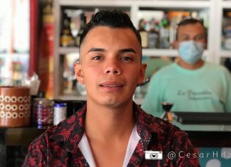 Músico moreliano se la verá difícil para alimentar a su hija tras prohibición de eventos