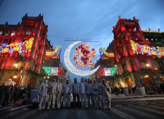 Te presentamos la iluminación del Zócalo por los 500 años de ‘resistencia indígena