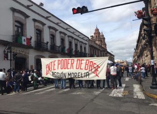 CNTE Poder de Base mantiene manifestación afuera de Congreso del Estado