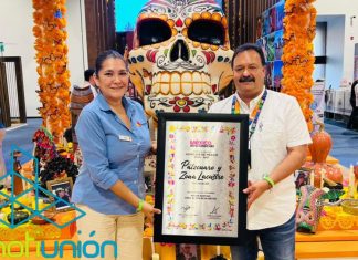 Recibe #Pátzcuaro premio como mejor destino turístico en Noche de Muertos