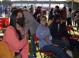 Hoy en #Tarímbaro se están aplicando vacunas de #Pfizer a jóvenes de 15 a 17 años de edad