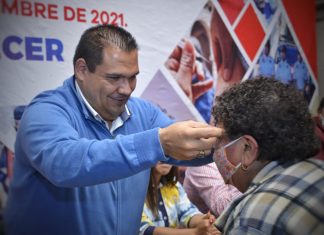 Adultos mayores reciben lentes gratuitos en #Tarímbaro
