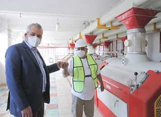 Respalda Bedolla reactivación de harinera para impulsar a productores de trigo michoacanos