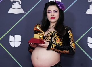 Mon Laferte anunció que ya es mamá, nació su primer hijo