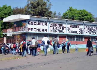 SEE destina más de 10mdp en becas para #Normalistas