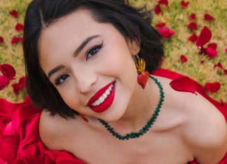 Ángela Aguilar rinde emotivo homenaje a su abuela Flor Silvestre