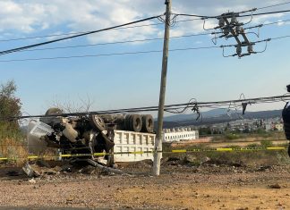 #Morelia Obras inconclusas ocasionan un accidente en la salida a Quiroga