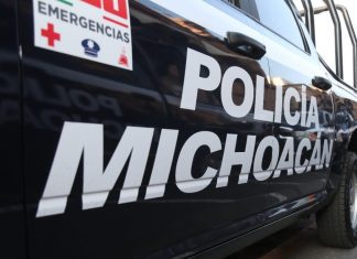 #Michoacán Intentaron huir de un retén y toman autopista en sentido contrario, hay al menos 6 personas fallecidas PATRULLA