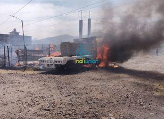 #Morelia Sujetos le prenden fuego a una vivienda y un camión en San Isidro Itzícuaro