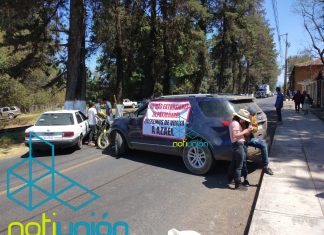 #Pátzcuaro sin entrada ni salida, hay bloqueos carreteros; manifestantes piden liberación de dos personas presuntamente privadas de la libertad