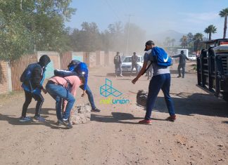 Normalistas bloquean el libramiento y agreden a automovilistas