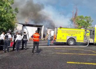Se incendia una bodega y un remolque en el estacionamiento del SMRTV