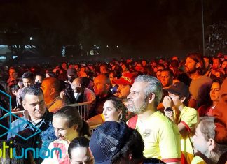 Gobernador de #Michoacán celebra triunfo del Atlético Morelia con los Ángeles Azules