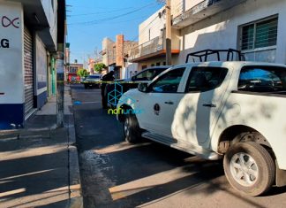 Dejan un cuerpo embolsado en la calle Cuauhtémoc en Zamora