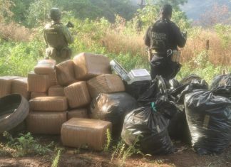 En Tuzantla, SSP y Sedena aseguran marihuana y vehículo con blindaje