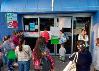 Bloquean oficinas del OOAPAS habitantes de la colonia ampliación Niños Héroes