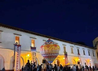 Globos de cantoya en Pátzcuaro , una experiencia inigualable